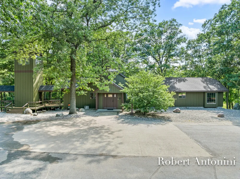 4751 S Johnson Road Montcalm Township, MI 49326