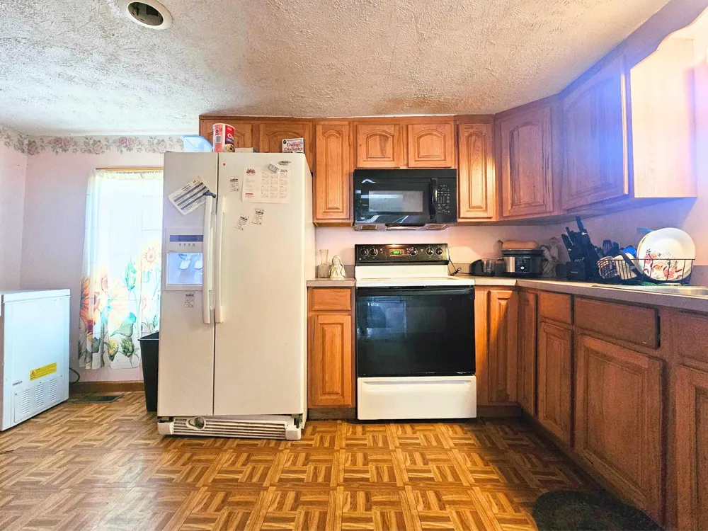 204 W Pine Street Elsie Village, MI 48831