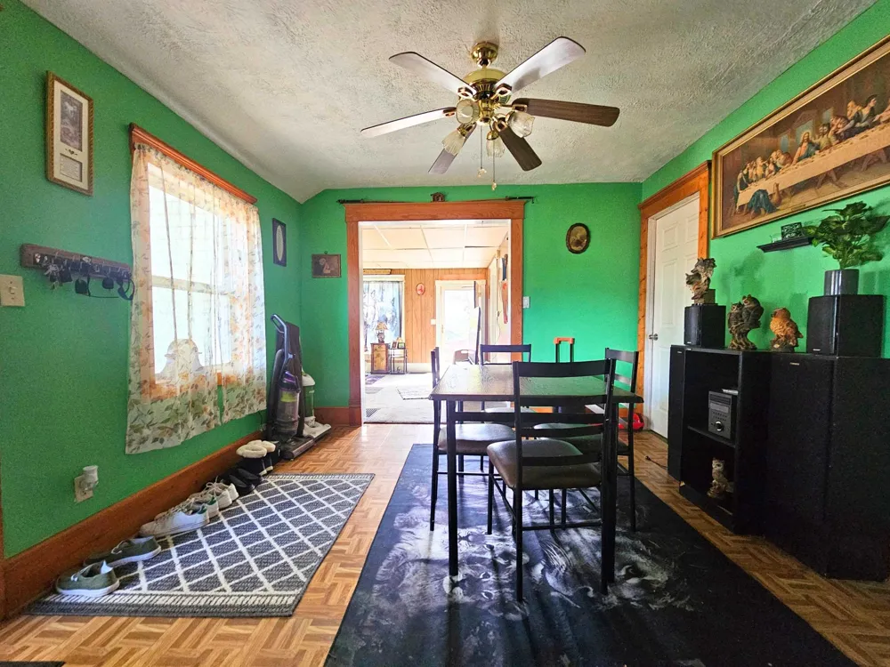 204 W Pine Street Elsie Village, MI 48831