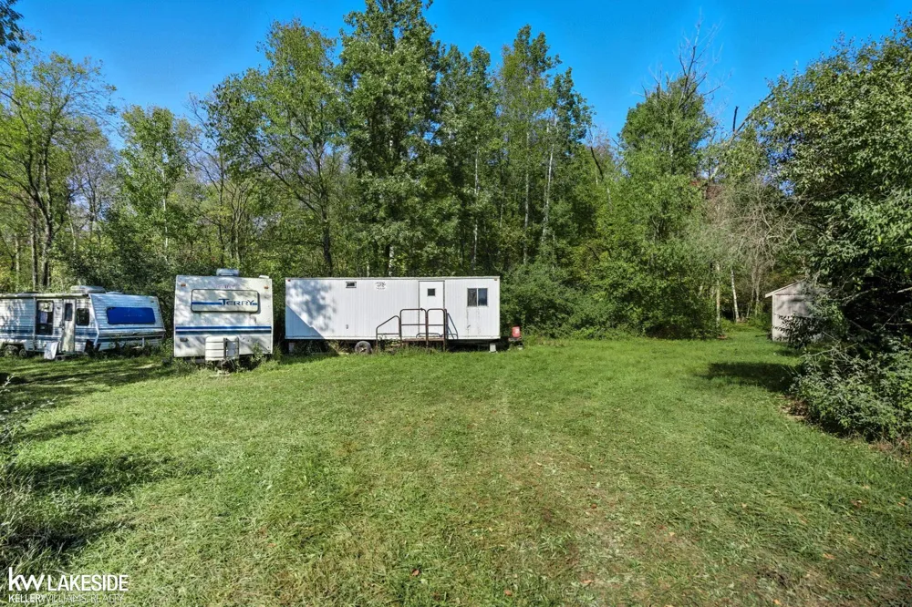 E Eddy Road Bridgehampton Township, MI 48419