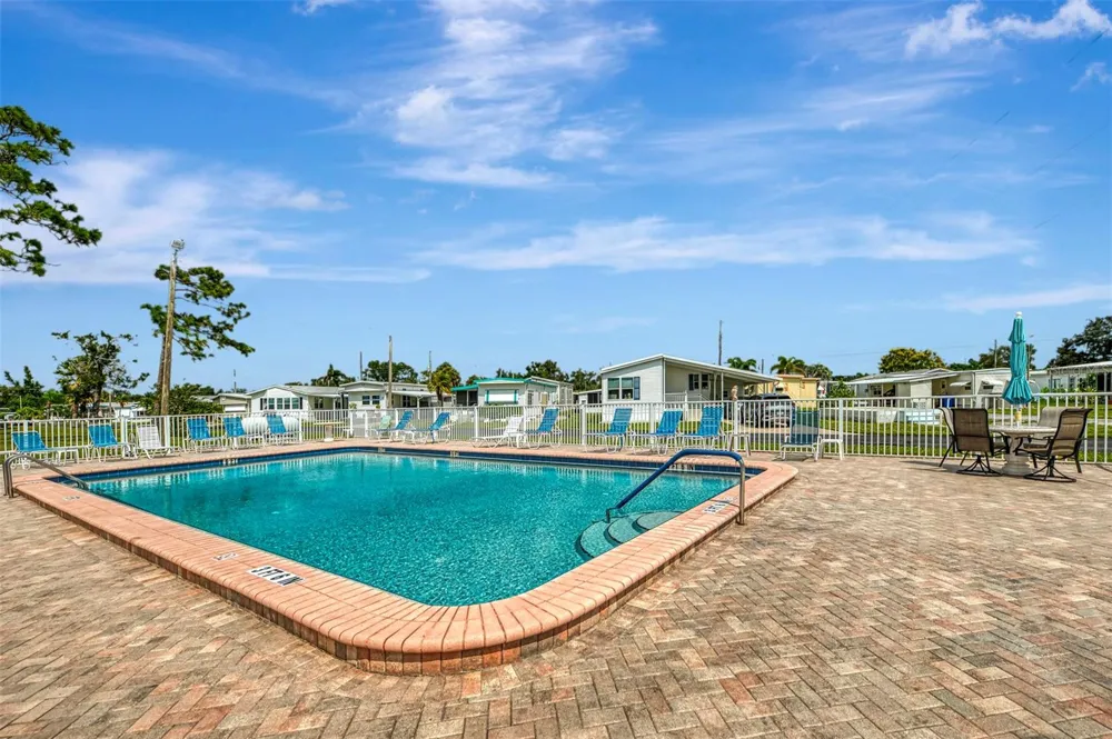 259 INNER DRIVE E Venice, FL 34285