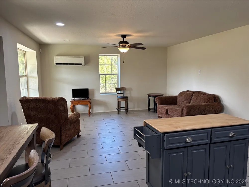 284 Songbird Trail Ardmore, OK 73401