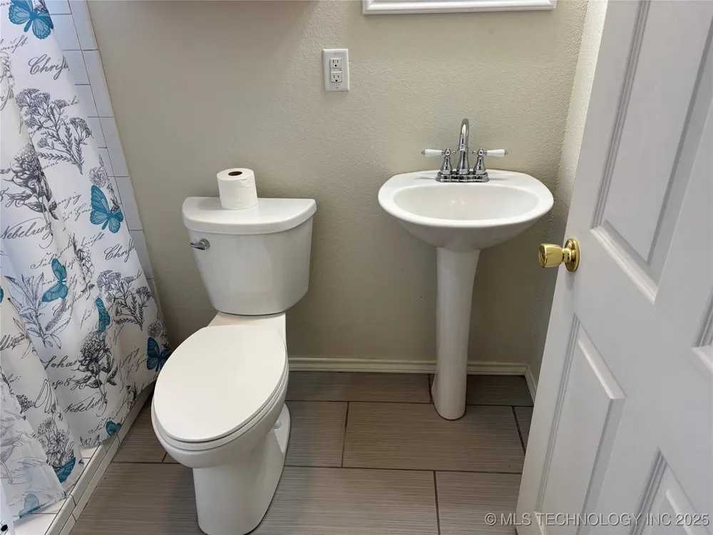 284 Songbird Trail Ardmore, OK 73401
