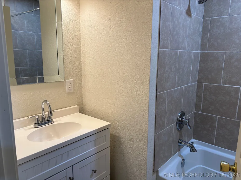 284 Songbird Trail Ardmore, OK 73401