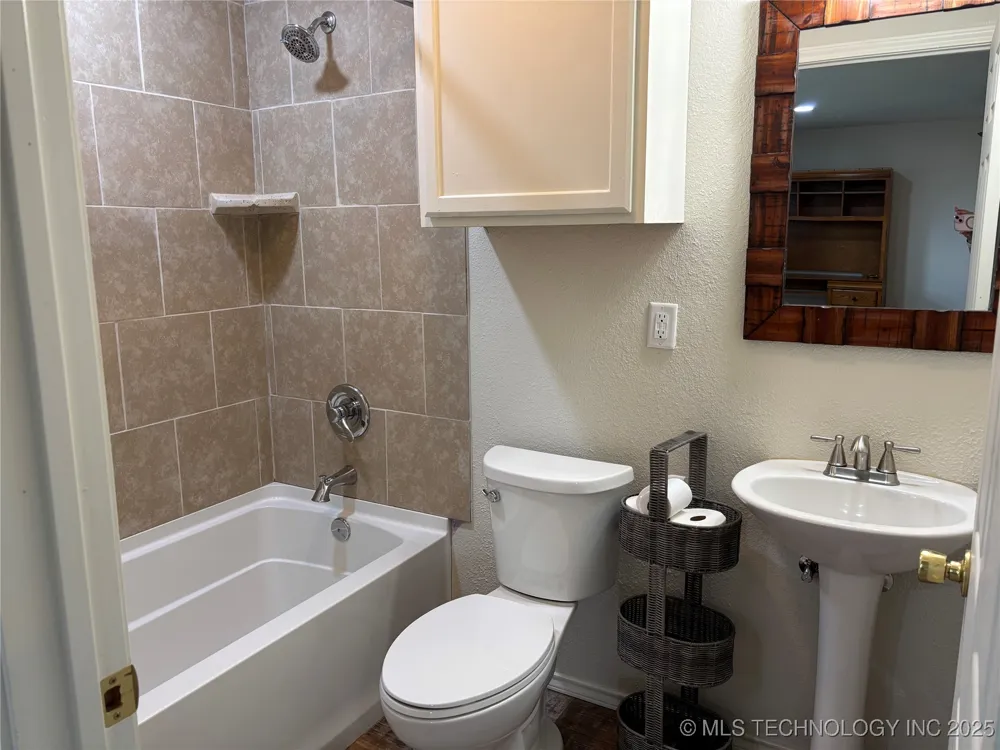 284 Songbird Trail Ardmore, OK 73401