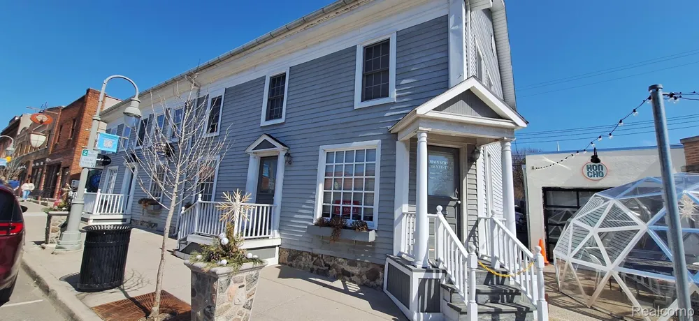 22 S Main Street Clarkston City, MI 48346