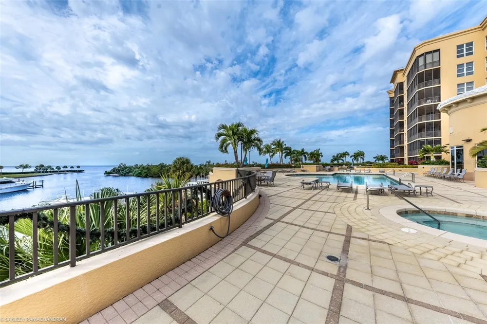 3313 SUNSET KEY CIR #701 Punta Gorda, FL 33955