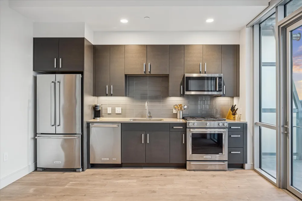 222 West Avenue #2804 Austin, TX 78701