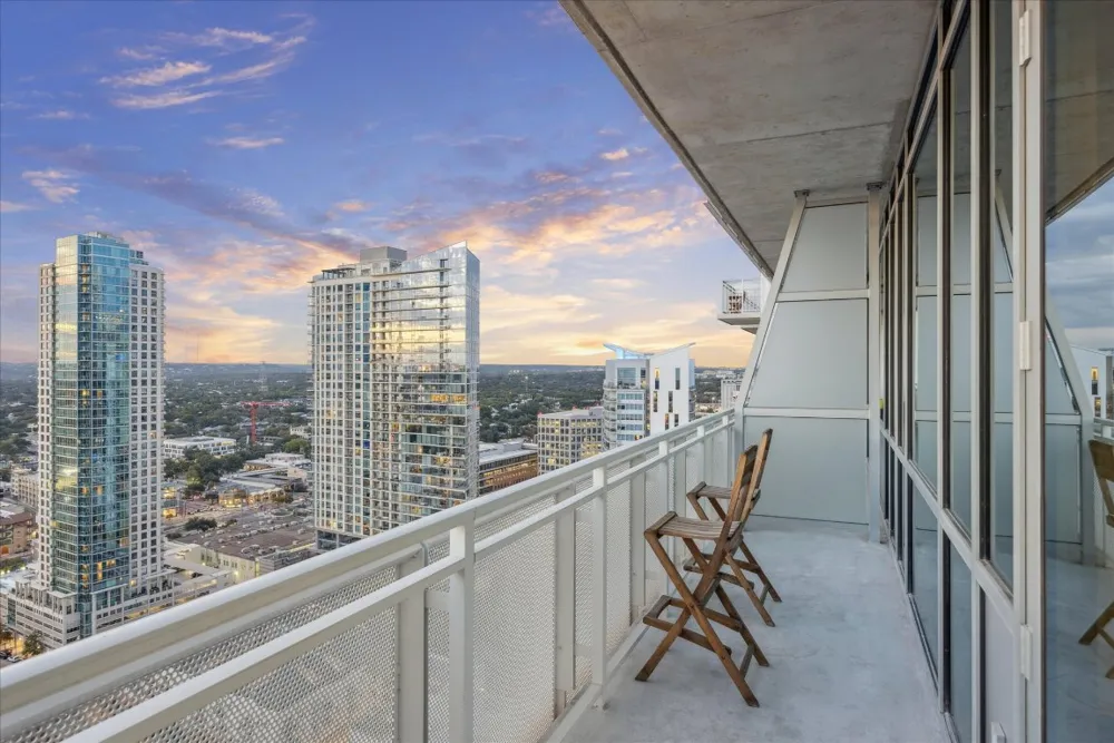 222 West Avenue #2804 Austin, TX 78701