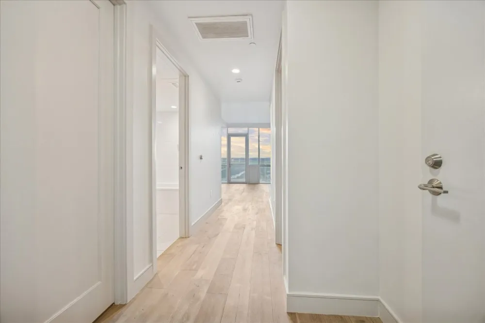 222 West Avenue #2804 Austin, TX 78701