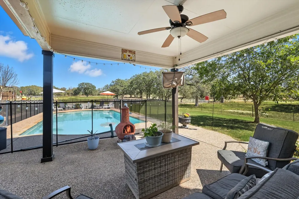 4011 E Bankhead HWY Hudson Oaks, TX 76087