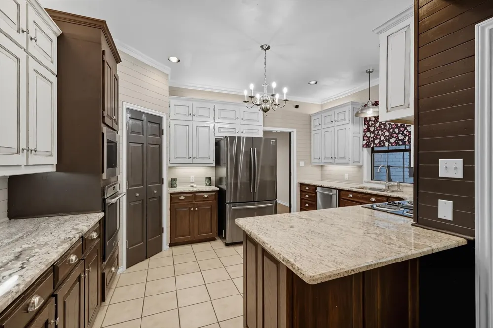 4011 E Bankhead HWY Hudson Oaks, TX 76087