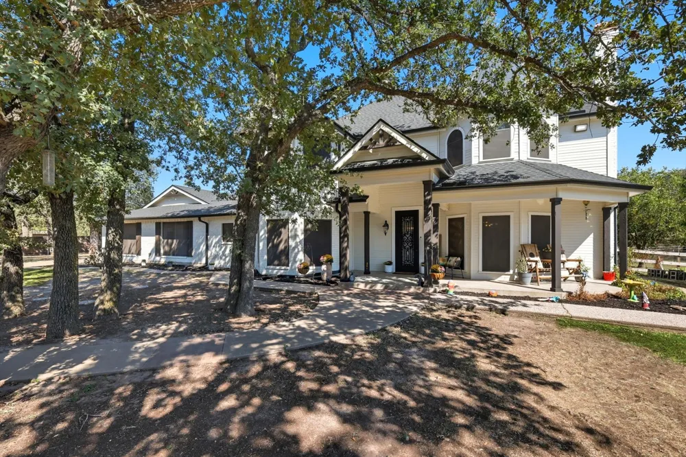 4011 E Bankhead HWY Hudson Oaks, TX 76087