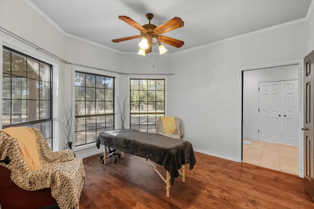 4011 E Bankhead HWY Hudson Oaks, TX 76087