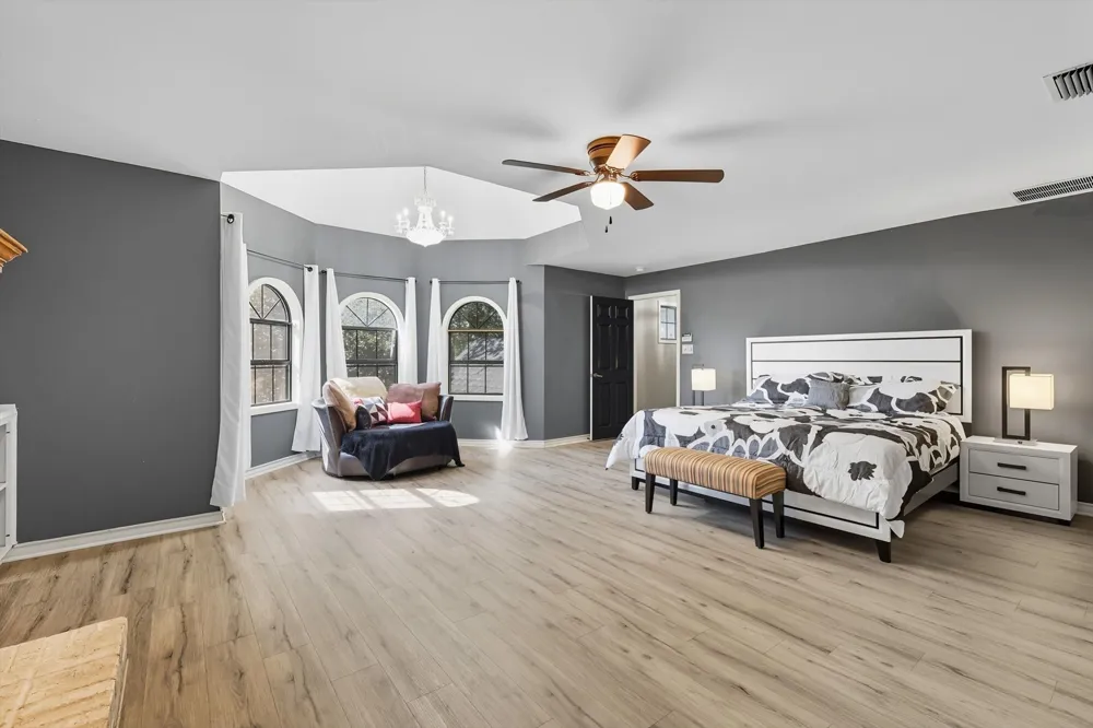 4011 E Bankhead HWY Hudson Oaks, TX 76087