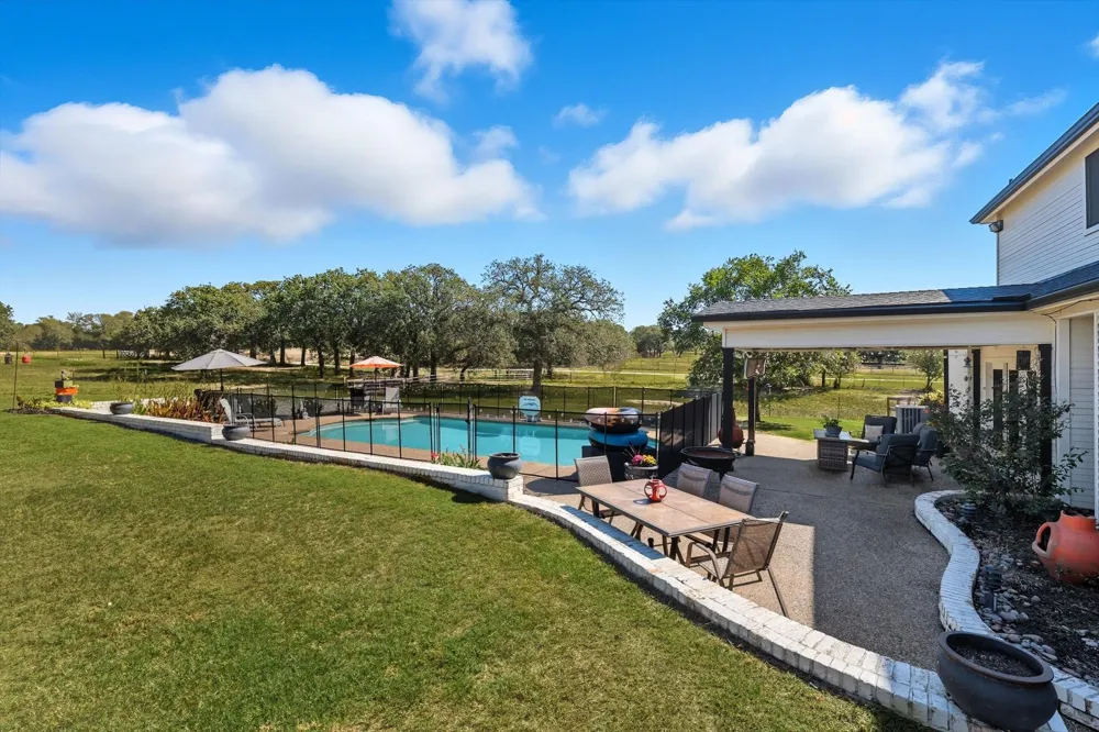 4011 E Bankhead HWY Hudson Oaks, TX 76087