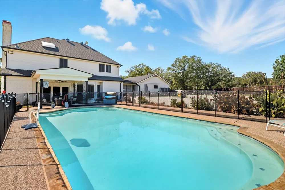 4011 E Bankhead HWY Hudson Oaks, TX 76087