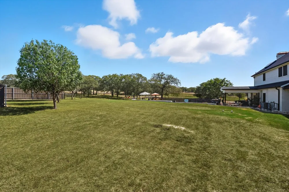 4011 E Bankhead HWY Hudson Oaks, TX 76087