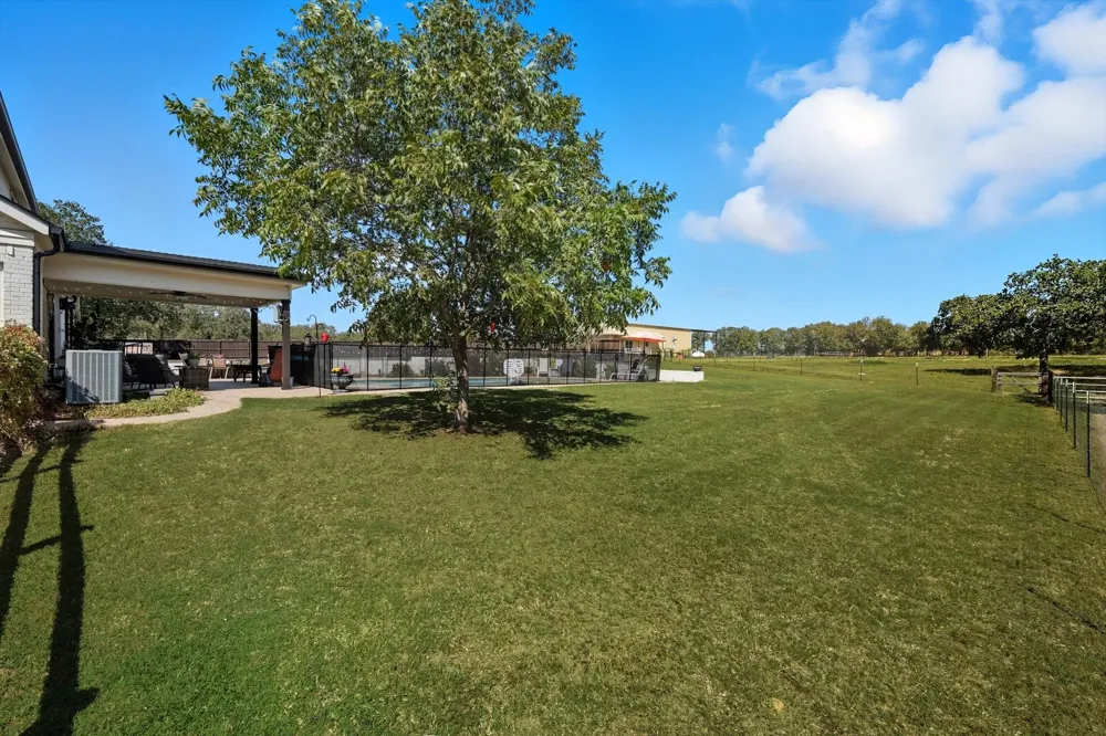 4011 E Bankhead HWY Hudson Oaks, TX 76087