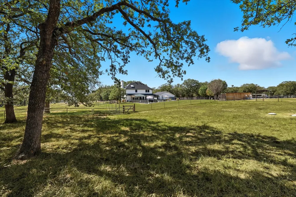 4011 E Bankhead HWY Hudson Oaks, TX 76087