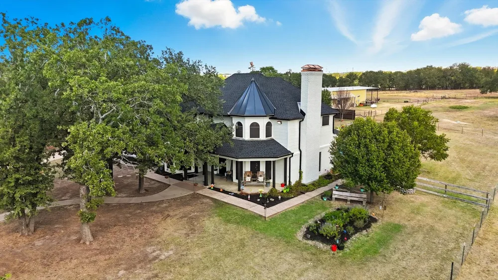 4011 E Bankhead HWY Hudson Oaks, TX 76087
