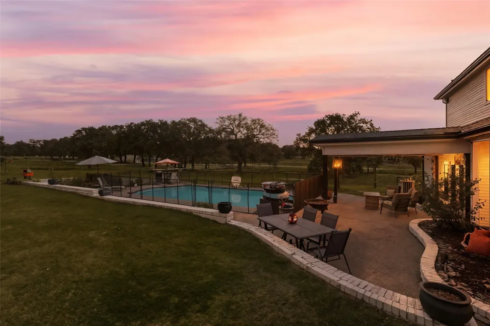 4011 E Bankhead HWY Hudson Oaks, TX 76087