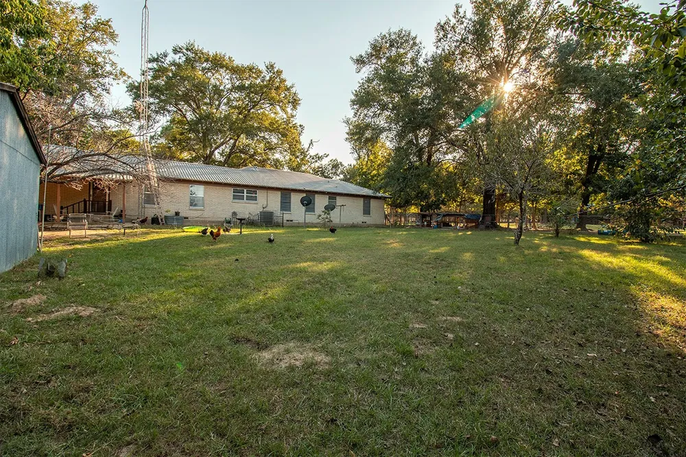 8212 US Highway 80 Grand Saline, TX 75140