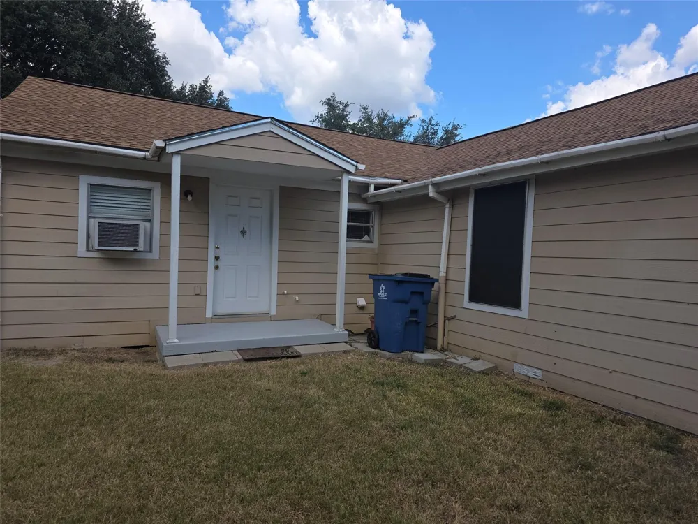 601 West Washington Ave Avenue #B Navasota, TX 77868