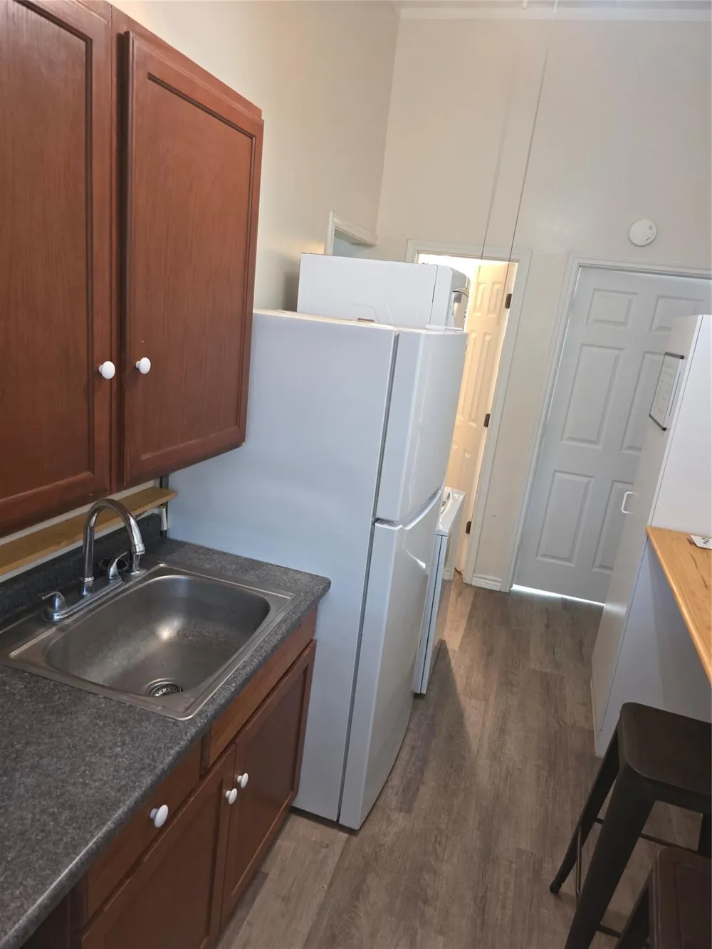 601 West Washington Ave Avenue #B Navasota, TX 77868