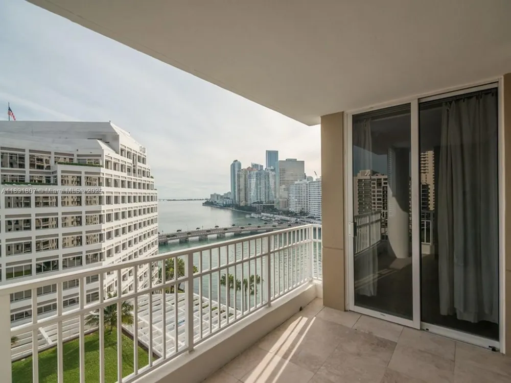 701 Brickell Key Blvd #1411 Miami, FL 33131