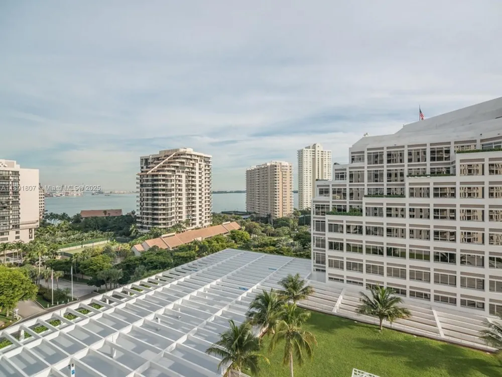 701 Brickell Key Blvd #1411 Miami, FL 33131