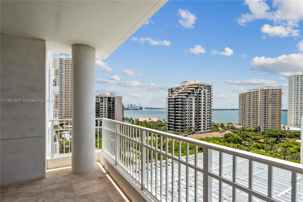 701 Brickell Key Blvd #1411 Miami, FL 33131