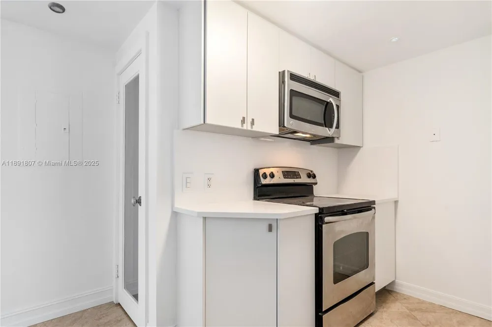 701 Brickell Key Blvd #1411 Miami, FL 33131