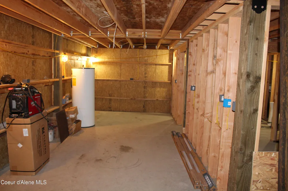 10050 E DUCE ROAD Athol, ID 83801