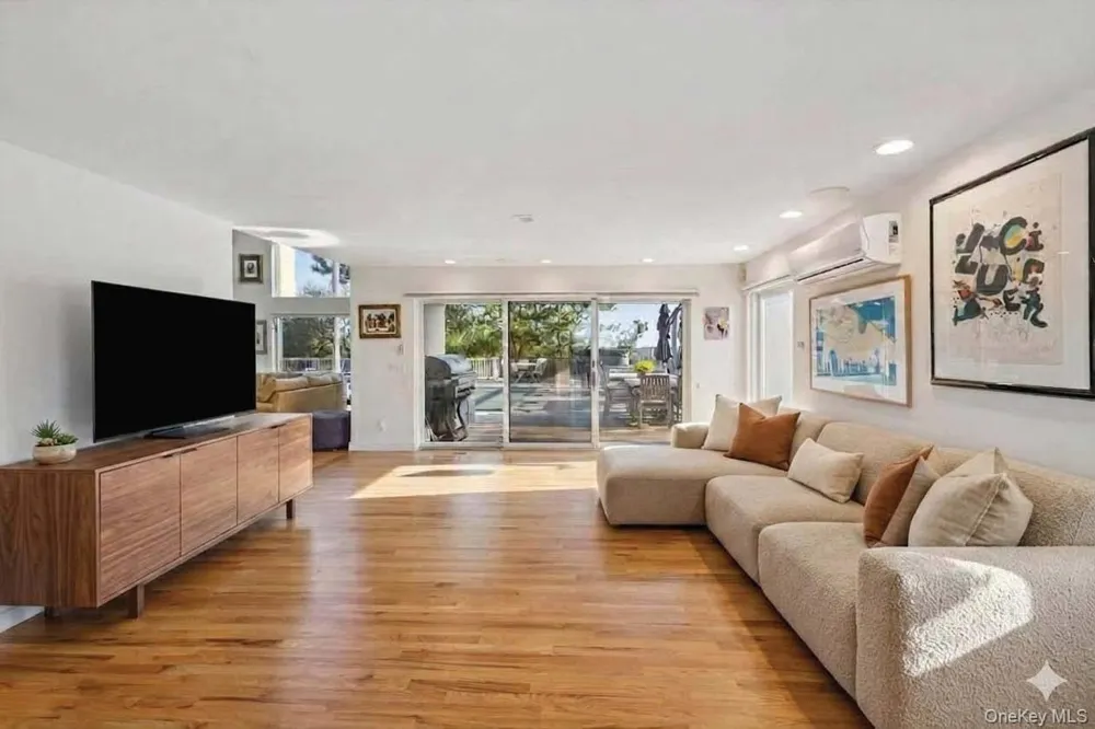 521 Dune Road Westhampton Beach, NY 11978
