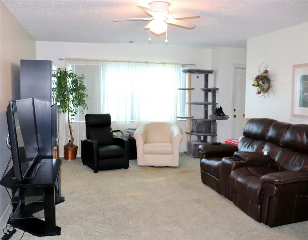 6990 VERSAILLES #6990 Pinellas Park, FL 33781
