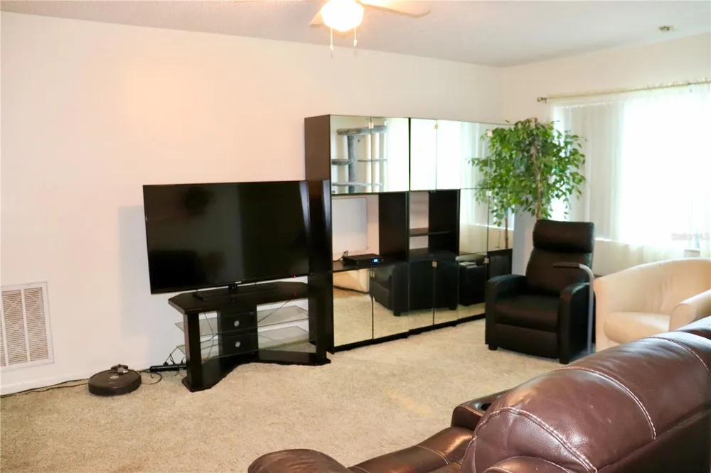 6990 VERSAILLES #6990 Pinellas Park, FL 33781