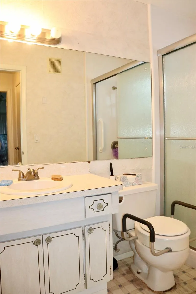 6990 VERSAILLES #6990 Pinellas Park, FL 33781