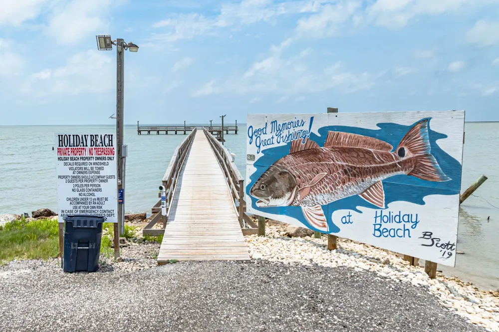 510 Water Oak Lane Rockport, TX 78382