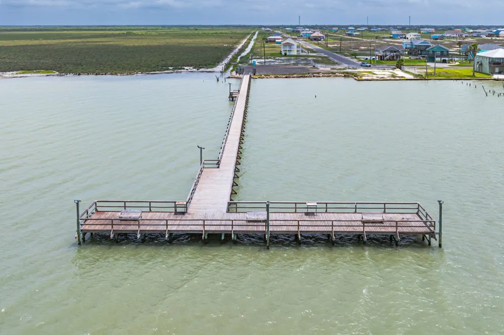 510 Water Oak Lane Rockport, TX 78382