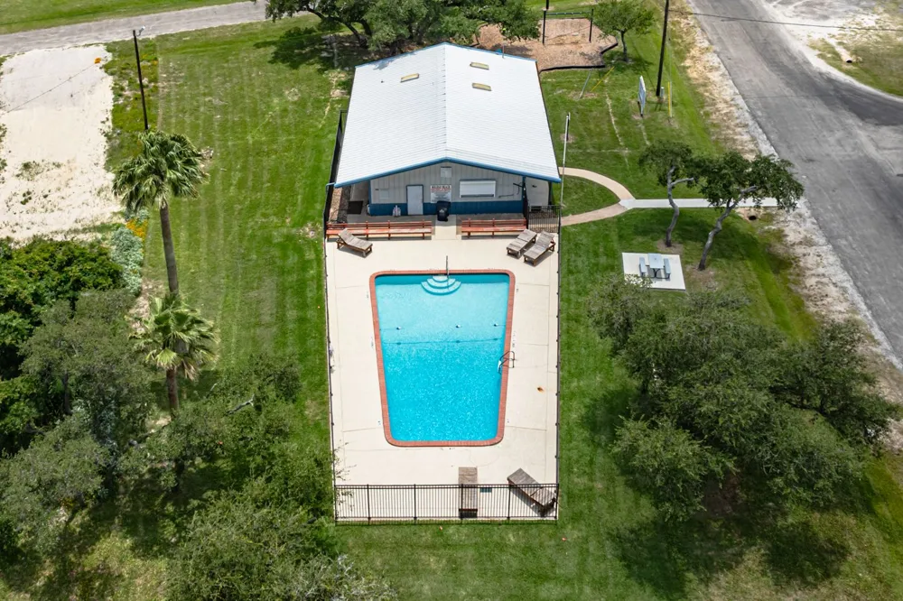 510 Water Oak Lane Rockport, TX 78382