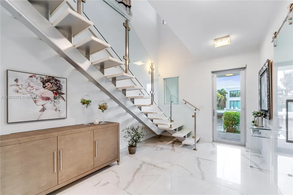 259 Shore Ct Lauderdale By The Sea, FL 33308