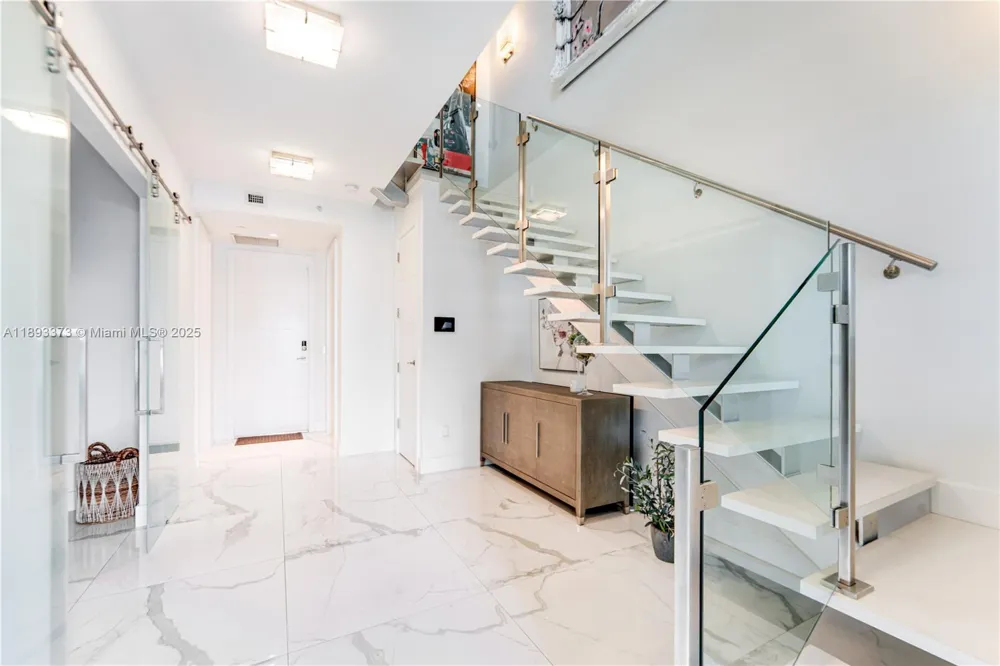 259 Shore Ct Lauderdale By The Sea, FL 33308
