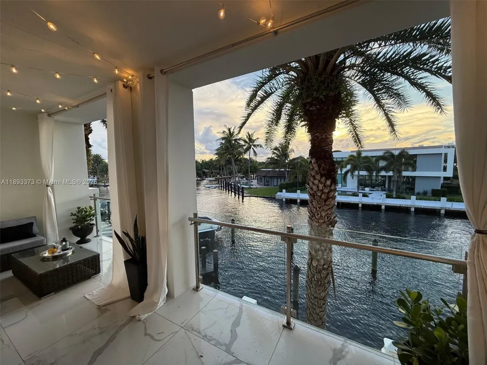 259 Shore Ct Lauderdale By The Sea, FL 33308