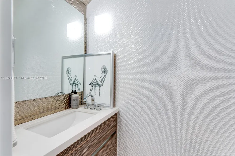 259 Shore Ct Lauderdale By The Sea, FL 33308
