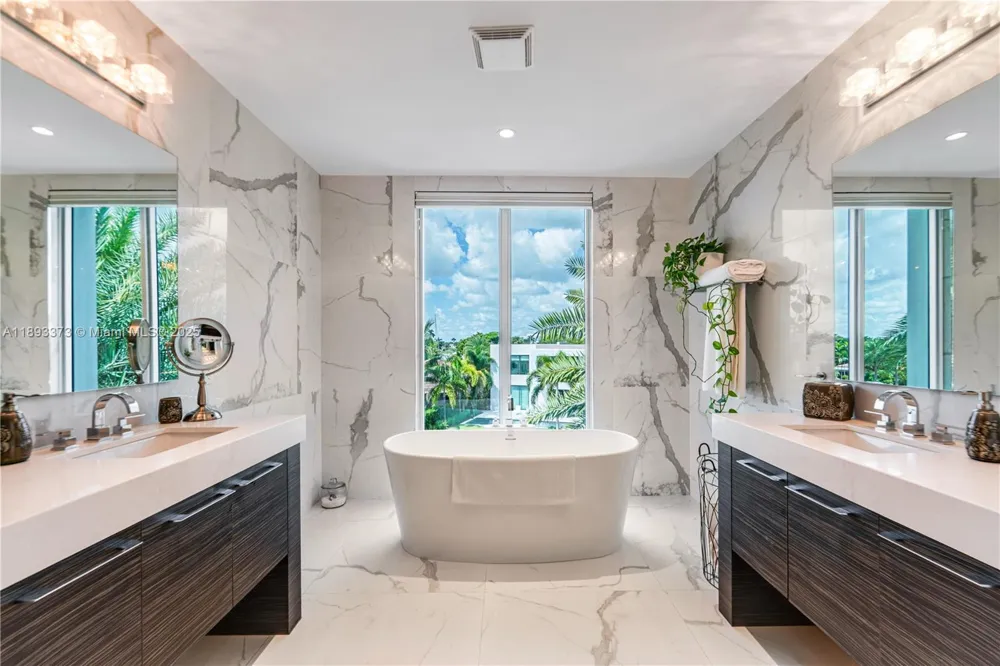 259 Shore Ct Lauderdale By The Sea, FL 33308