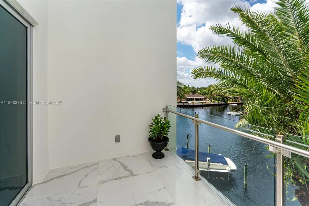 259 Shore Ct Lauderdale By The Sea, FL 33308