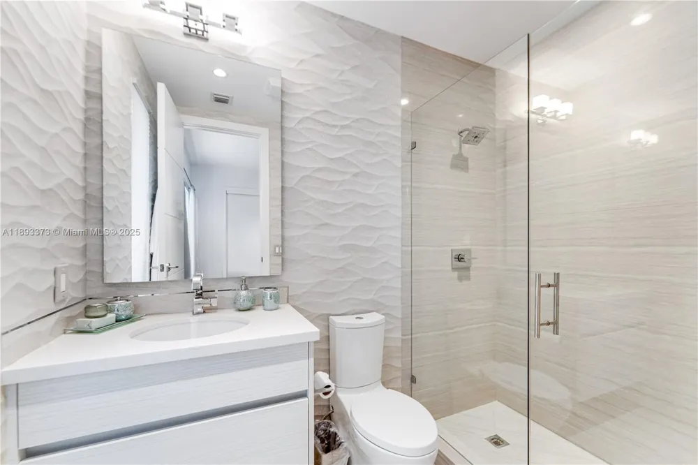 259 Shore Ct Lauderdale By The Sea, FL 33308