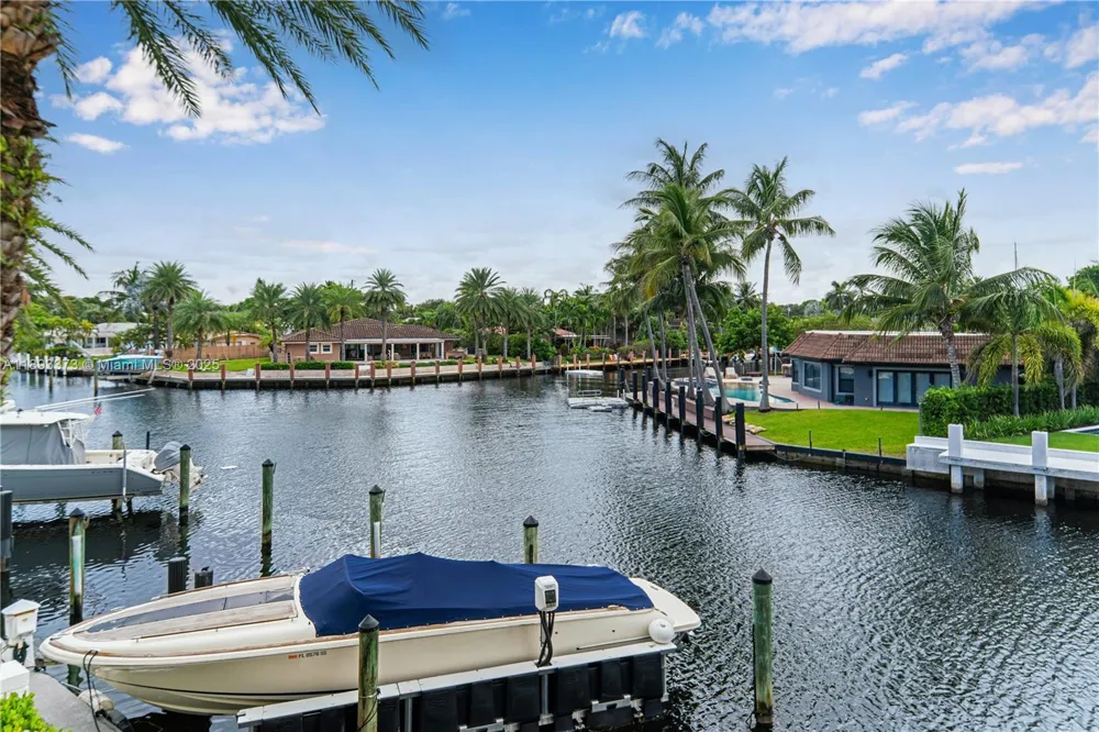 259 Shore Ct Lauderdale By The Sea, FL 33308