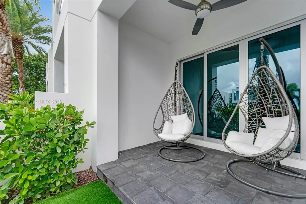 259 Shore Ct Lauderdale By The Sea, FL 33308